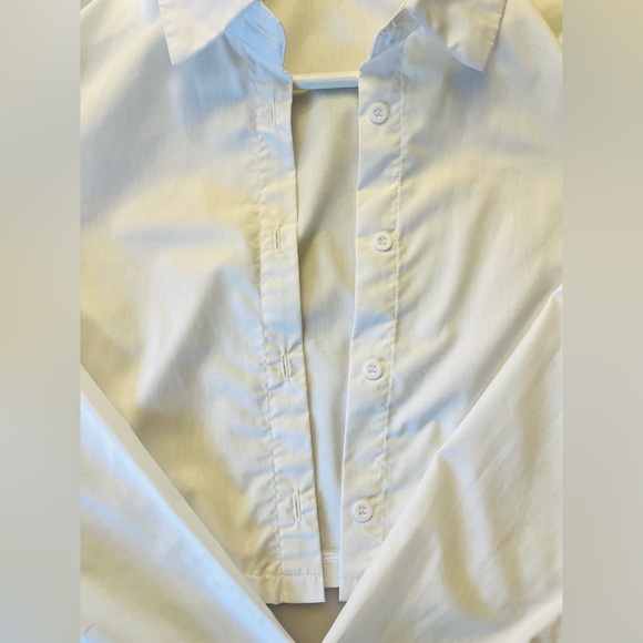 PrettyLittleThing Women's White Cropped Button Down Shirt. Size 2 - Picture 3 of 10